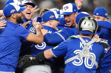 Blue Jays Advance to ALCS After Dominant Victory Over Yankees