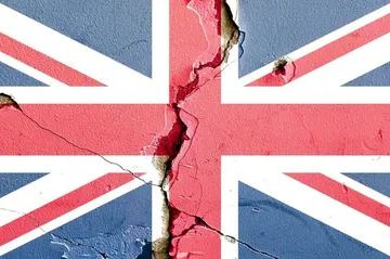 UK Consumer Confidence Drops - GfK Index Reveals Rising Economic Anxieties