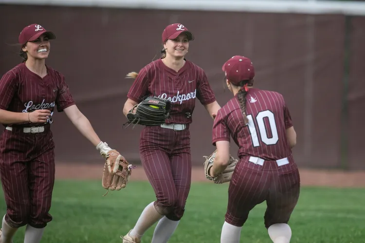 Rheanna Slavicek’s Stellar Catch Leads Lockport to Victory